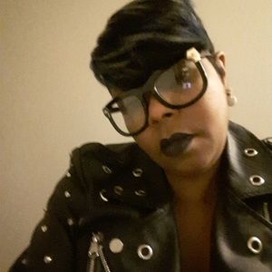 Meet your Posher, Lazette